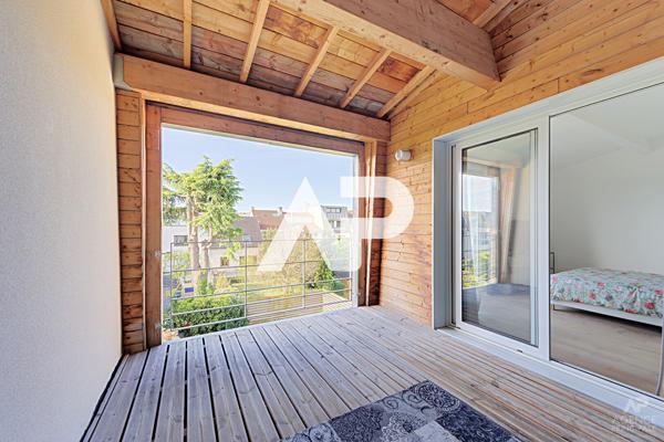 Maison Suresnes 8 pièce(s) 274 m2 1 699 000 € **  - Référence  20111