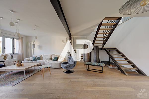 Maison Suresnes 8 pièce(s) 274 m2 1 699 000 € **  - Référence  20111