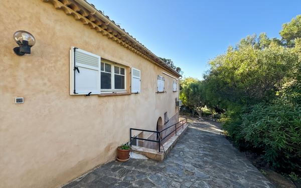 Maison à vendre    6 pièces •  La Croix-Valmer