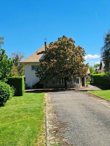 Coeur de Village, Maison familiale avec sous-sol complet et piscine