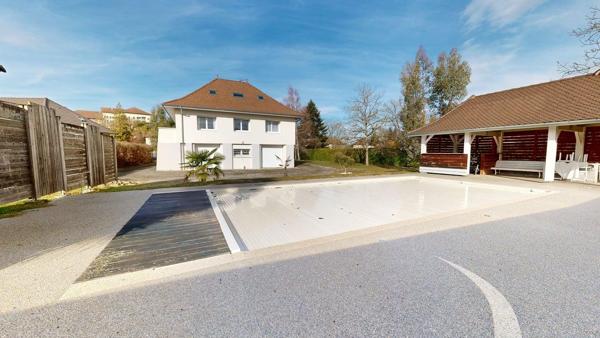 Coeur de Village, Maison familiale avec sous-sol complet et piscine