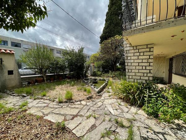 Alès quartier Clavières Exclusivité maison en pierres 6 pièces  sur 2 niveaux de 133 m2 sur terrain 501 m2