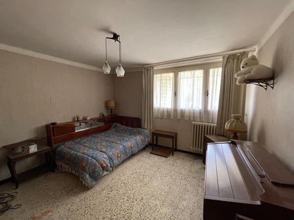 Alès quartier Clavières Exclusivité maison en pierres 6 pièces  sur 2 niveaux de 133 m2 sur terrain 501 m2