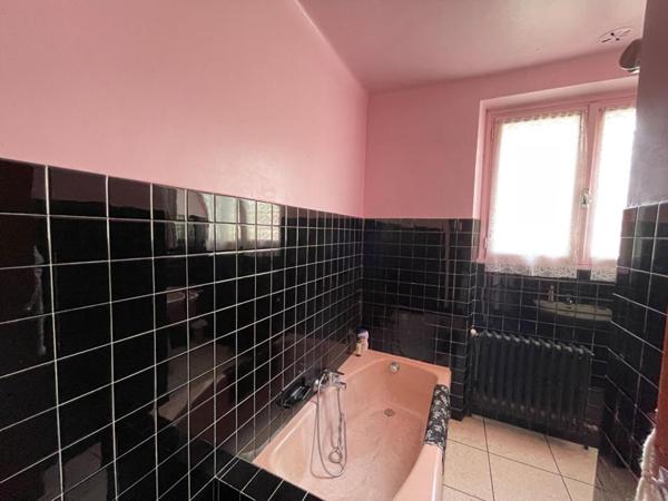 Alès quartier Clavières Exclusivité maison en pierres 6 pièces  sur 2 niveaux de 133 m2 sur terrain 501 m2