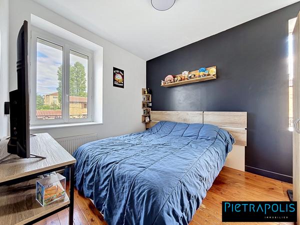 À vendre – Appartement lumineux au dernier étage avec vue dégagée à Neuville-sur-Saône