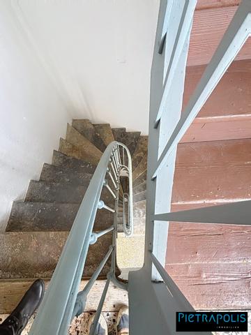 À vendre – Appartement lumineux au dernier étage avec vue dégagée à Neuville-sur-Saône