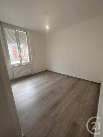 Maison à vendre  6 pièces - 93 m 2   ST QUENTIN  - 02