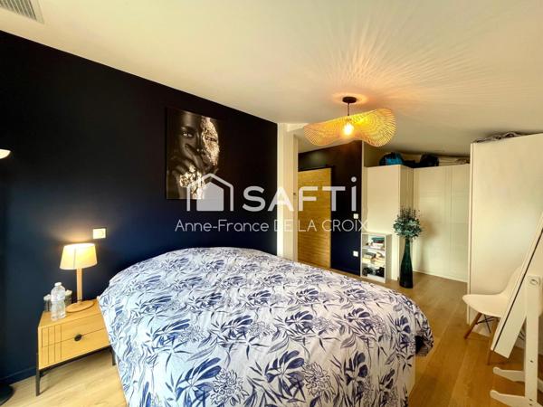 Contemporaine, Merignac centre, 6 chambres.