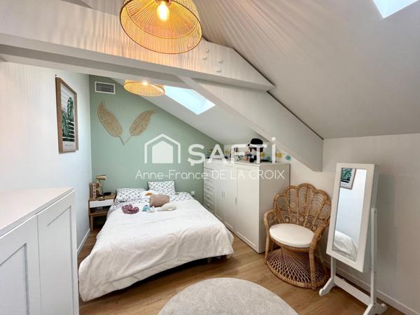 Contemporaine, Merignac centre, 6 chambres.