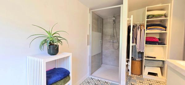 CHARTRES CENTRE : La campagne à la ville avec cette lumineuse Maison des années 30 rénovée - proche quartier Chanzy