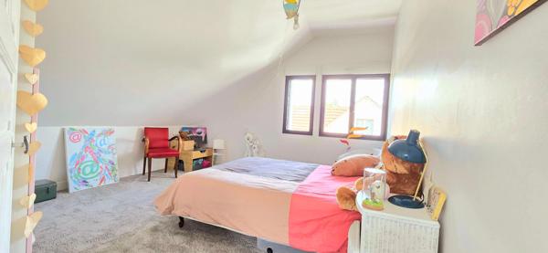 CHARTRES CENTRE : La campagne à la ville avec cette lumineuse Maison des années 30 rénovée - proche quartier Chanzy