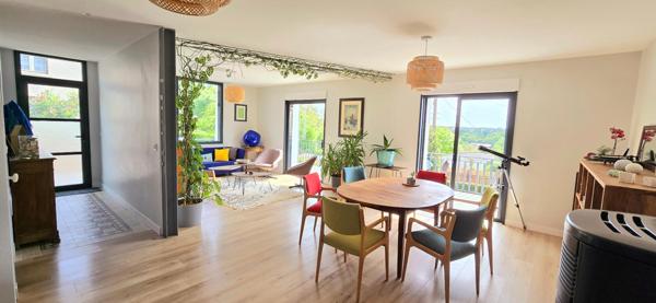 CHARTRES CENTRE : La campagne à la ville avec cette lumineuse Maison des années 30 rénovée - proche quartier Chanzy