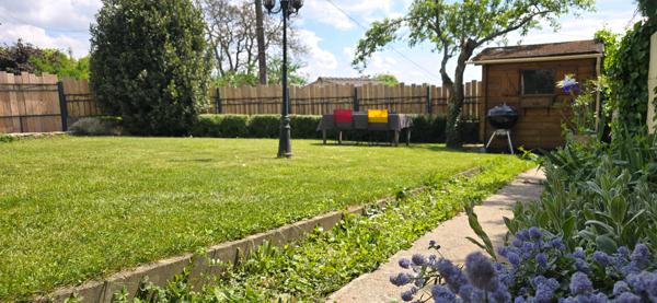 CHARTRES CENTRE : La campagne à la ville avec cette lumineuse Maison des années 30 rénovée - proche quartier Chanzy