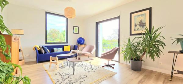 CHARTRES CENTRE : La campagne à la ville avec cette lumineuse Maison des années 30 rénovée - proche quartier Chanzy