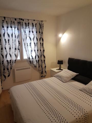 En placement idéal pour cette maison à Lège bourg