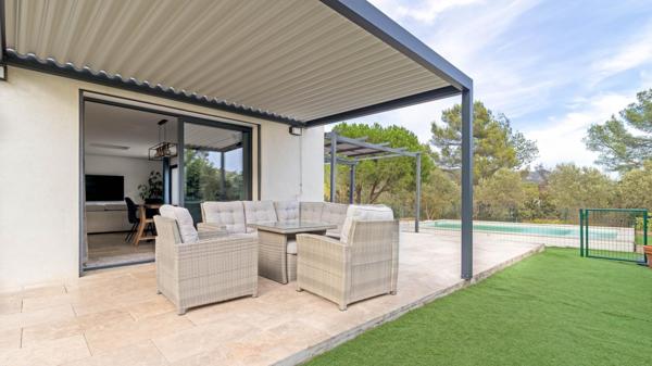 Villa contemporaine 4 pièces au calme absolu.