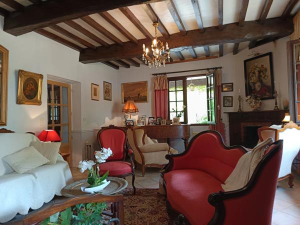 AUTHENTIQUE MAISON DE CHARME AVEC DEPENDANCES