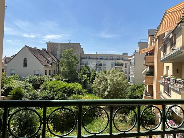 Maisons-laffitte - 5 pièce(s) - 110 m² - hyper centre - face cinéma - ascenseur Loyer 2 500 €/mois charges comprises **  - Référence  12659