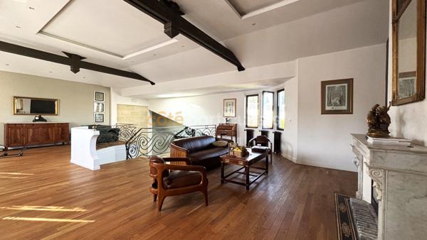 Vente
                Villa270 m² - 6 Pièces -
                    MERIGNAC (33700)