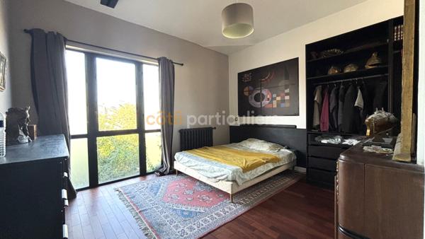 Vente
                Villa270 m² - 6 Pièces -
                    MERIGNAC (33700)