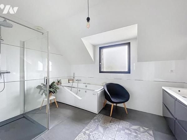 Belle contemporaine entre bourg et plages