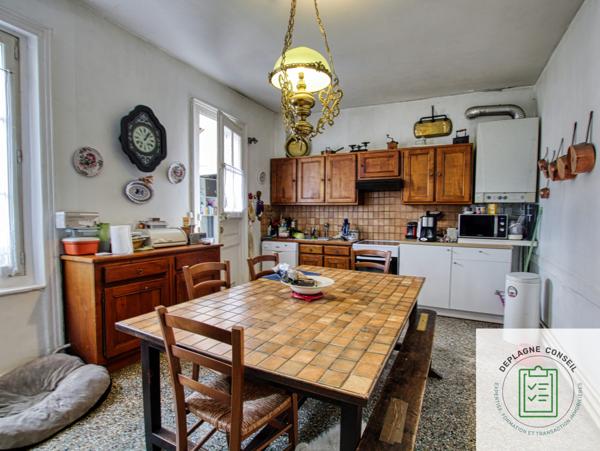 Rennes (35000) RENNES PARLEMENT - Appartement T8 au 4ème étage avec ascenseur