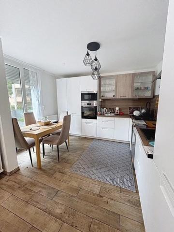 3 pièces de 65 m2 refait à neuf avec 2 terrasses de 15 et 20 m2