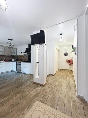 3 pièces de 65 m2 refait à neuf avec 2 terrasses de 15 et 20 m2