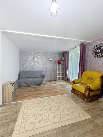 3 pièces de 65 m2 refait à neuf avec 2 terrasses de 15 et 20 m2