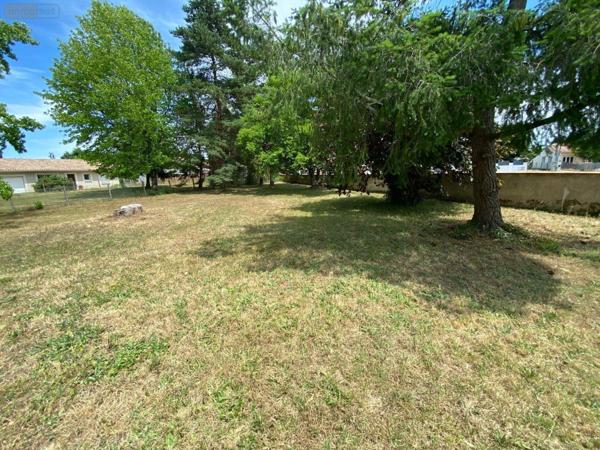 Terrain à Batir à vendre à Le Taillan-Médoc en Gironde (33320), ref : 032/1550   
Stade