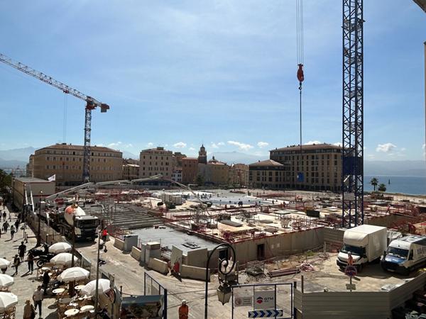 A VENDRE  TYPE 5 114 M2 CENTRE VILLE 20000 AJACCIO PLACE  DU DIAMANT EXTERIEUR