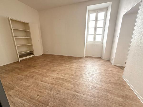 A VENDRE  TYPE 5 114 M2 CENTRE VILLE 20000 AJACCIO PLACE  DU DIAMANT EXTERIEUR
