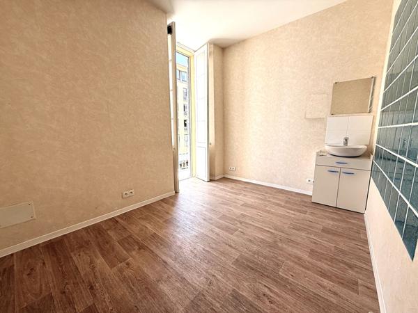 A VENDRE  TYPE 5 114 M2 CENTRE VILLE 20000 AJACCIO PLACE  DU DIAMANT EXTERIEUR