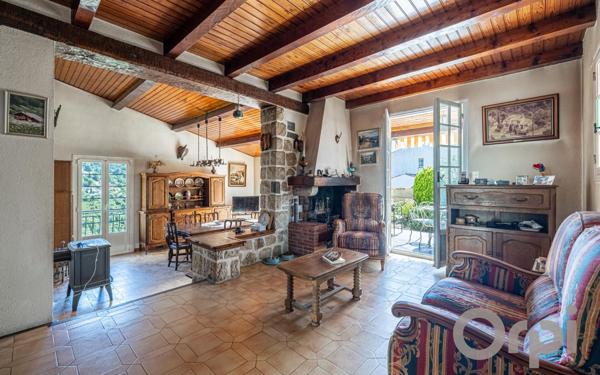 Maison à vendre    5 pièces • 133 m2 Colomars