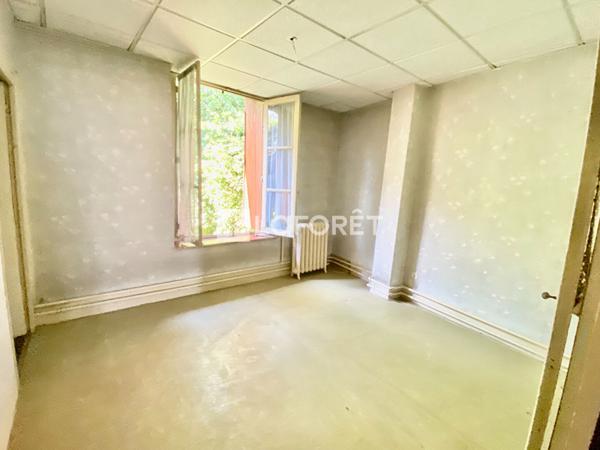 Achat maison près de SAINT CHEF - 7 pièce(s) - 300 m² - 140 000 €