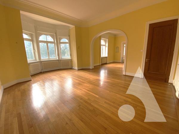 Maison 11 pièces 245 m2