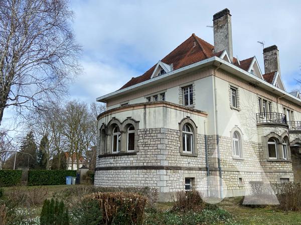 Maison 11 pièces 245 m2