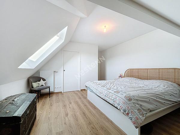 Poisy _ Spacieux et moderne appartement en duplex 5 pièces, de 90,81 m² (121,17 m² au sol), avec garage et terrasse