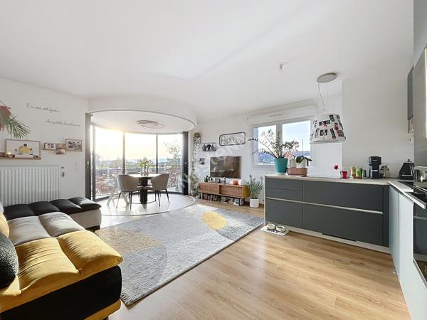 Poisy _ Spacieux et moderne appartement en duplex 5 pièces, de 90,81 m² (121,17 m² au sol), avec garage et terrasse