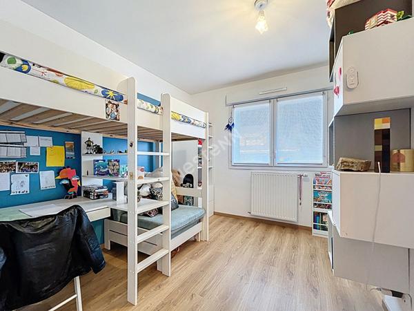 Poisy _ Spacieux et moderne appartement en duplex 5 pièces, de 90,81 m² (121,17 m² au sol), avec garage et terrasse