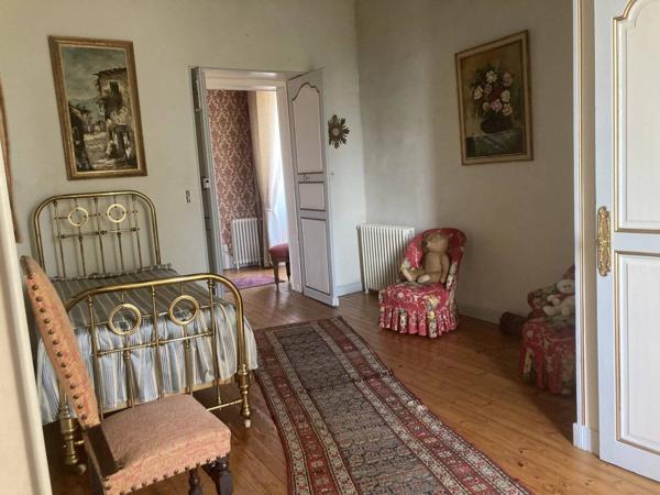 Manoir du XVIIIe siècle, niché au cœur du Lot-et-Garonne.