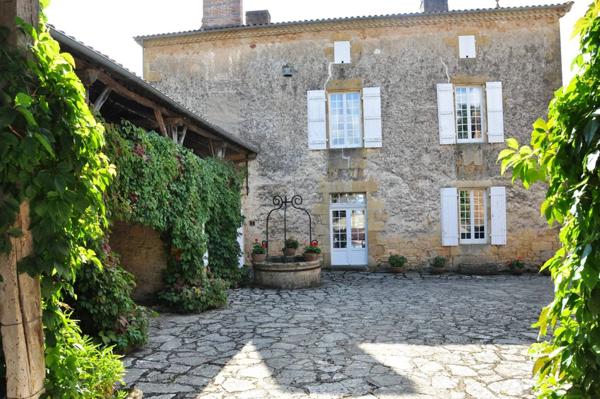 Manoir du XVIIIe siècle, niché au cœur du Lot-et-Garonne.