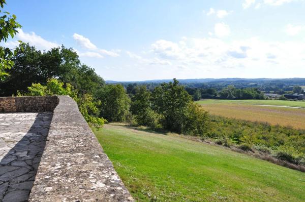 Manoir du XVIIIe siècle, niché au cœur du Lot-et-Garonne.
