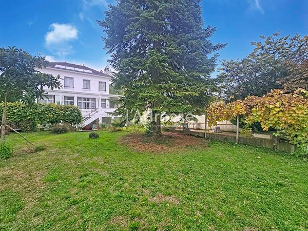 Maison de caractère à Couilly-Pont-aux-Dames 8 pièce(s)