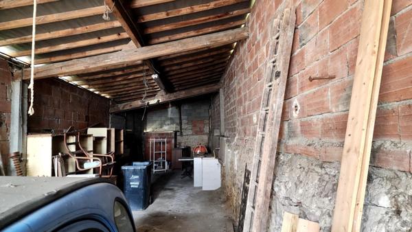 commerce idéalement situé au cœur de Bon Encontre