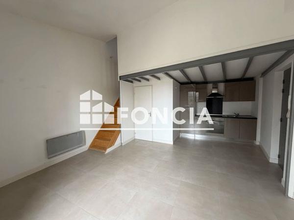 Location Appartement 3 pièces 43.22 m² - 2 PLACE DES TEMPLIERS Lezignan La Cebe 34120