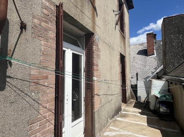 Maison à vendre 30 000 € Bourganeuf 6 p 120 m² DPE G