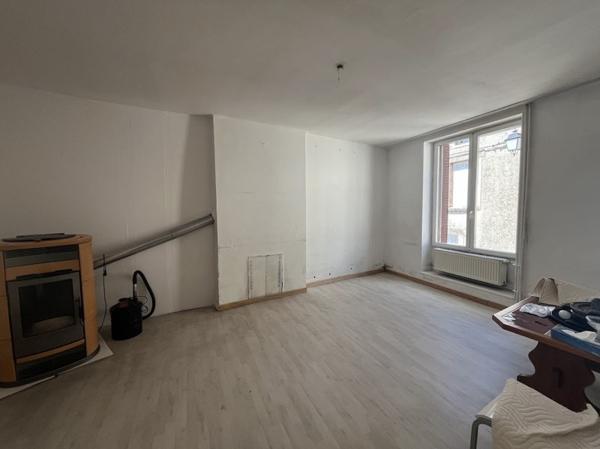 Maison à vendre 30 000 € Bourganeuf 6 p 120 m² DPE G