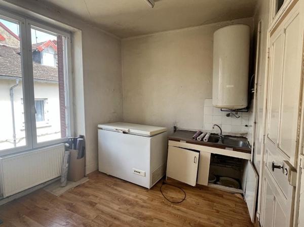 Maison à vendre 30 000 € Bourganeuf 6 p 120 m² DPE G