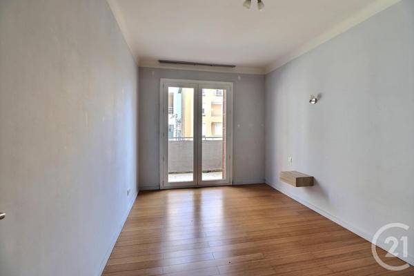 Appartement F4 à vendre  4 pièces - 94,74 m2 ST RAPHAEL - 83